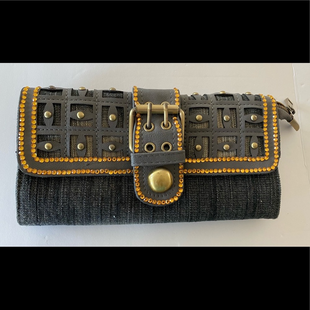 New Mellow World Clutch